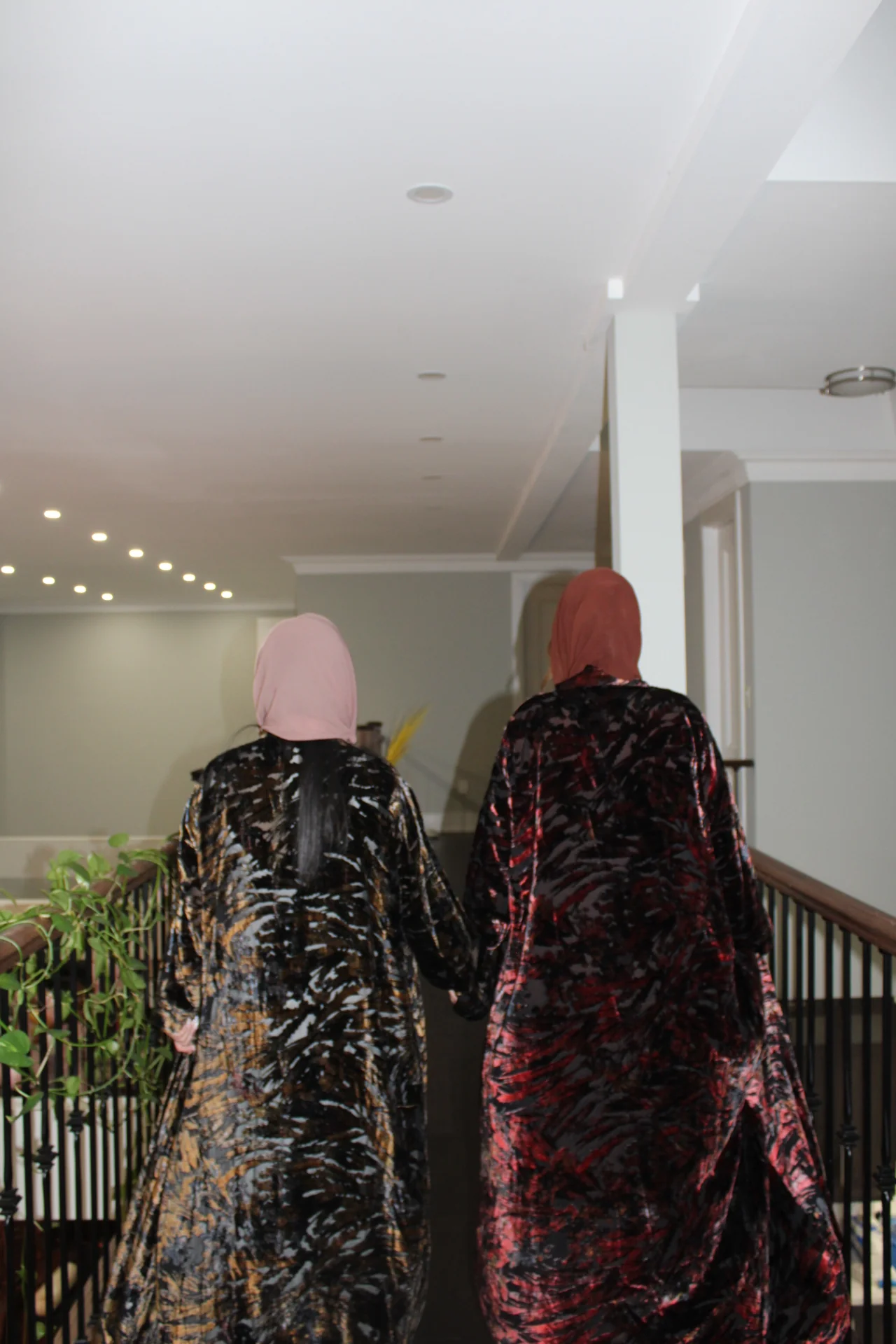 Giselle Velvet Abaya - Image 3